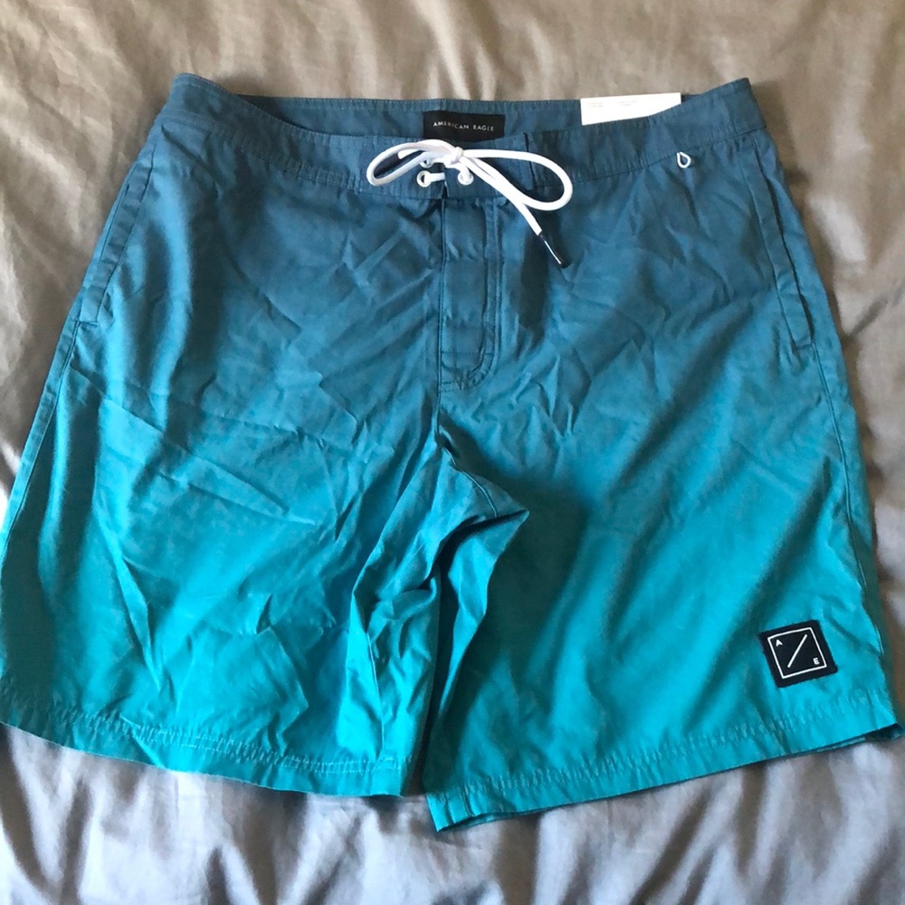 NWT American Eagle teal/green ombré board shorts